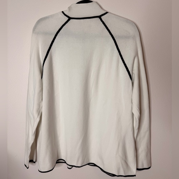 Chic White Bomber Jacket with Black Trim - Picture 3 of 4